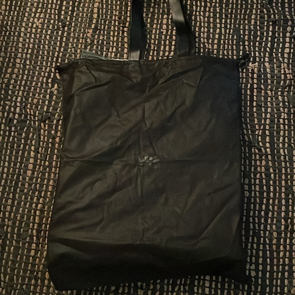 Yohji Yamamoto Y-3 Can Tote Bag XL & dust bag purchased circa 2018 never worn. - Picture 10 of 10